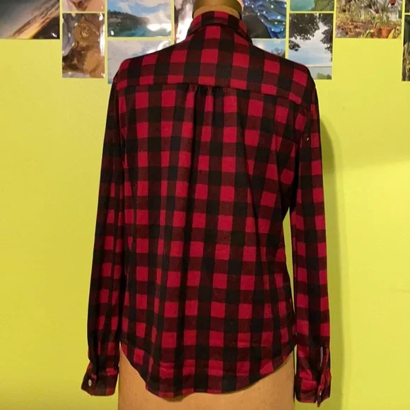 Button down - Picture 3 of 4